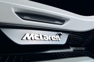 McLaren Racing discovers NFT development with Tezos.