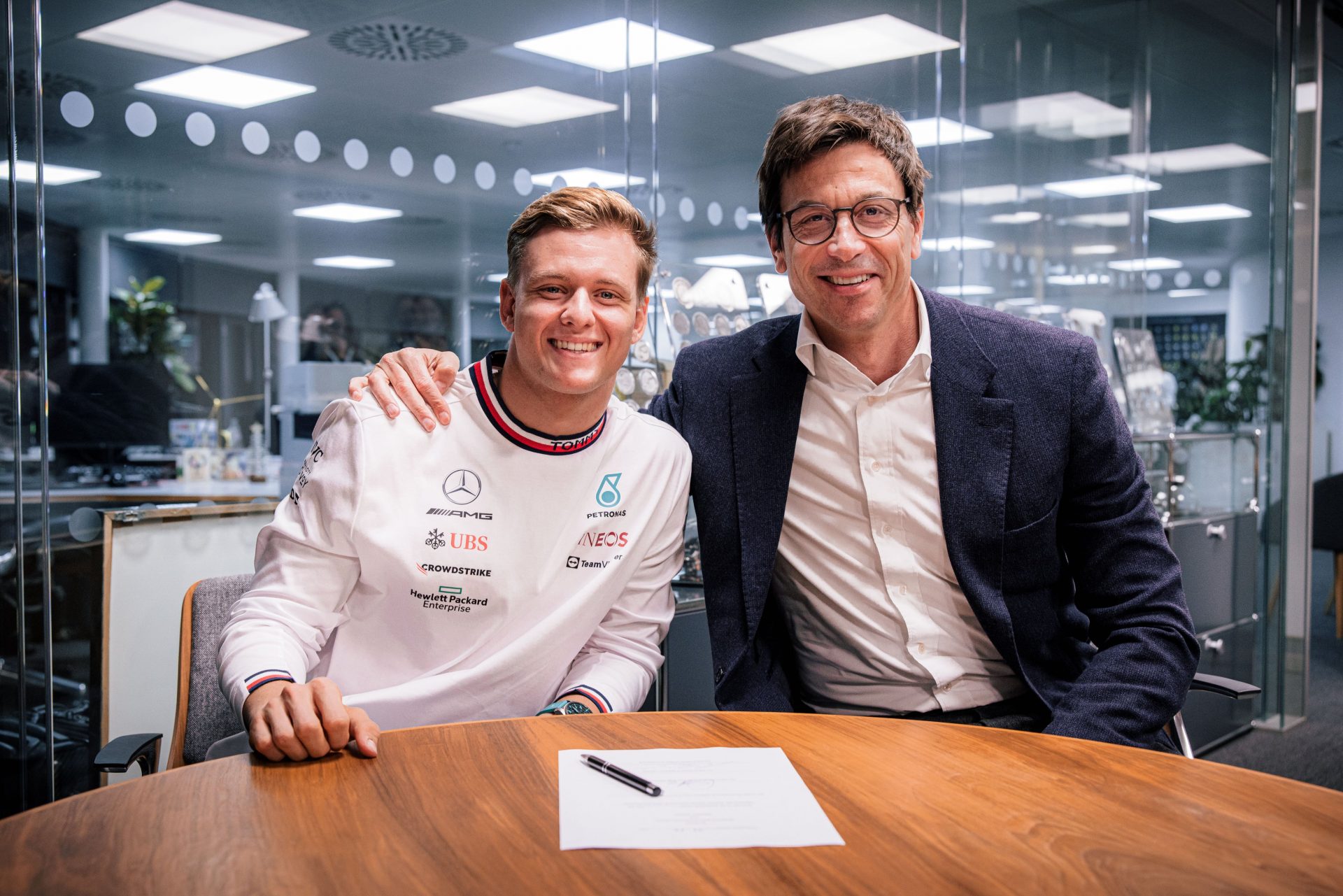 Toto-Wolff-Mick-Schumacher-Mercedes-2023